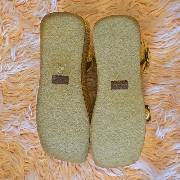 NIB COACH FLATFORMS! - Picture 3 of 9